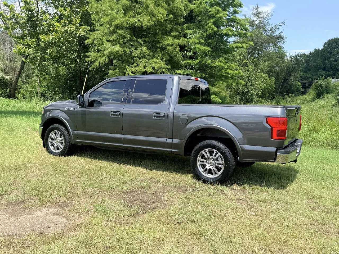Used 2020 Gray Ford Lariat 4x2 4dr SuperCrew 5.5 ft. SB image 3