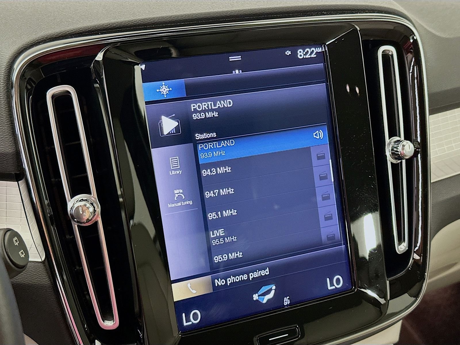 Used 2019 Amazon Blue Volvo Momentum image 14