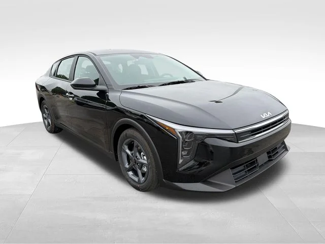2026 Kia K4 LXS AT's photo
