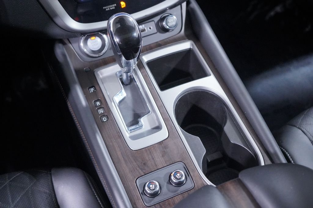 Used 2022 Almond Pearl Nissan Platinum image 12