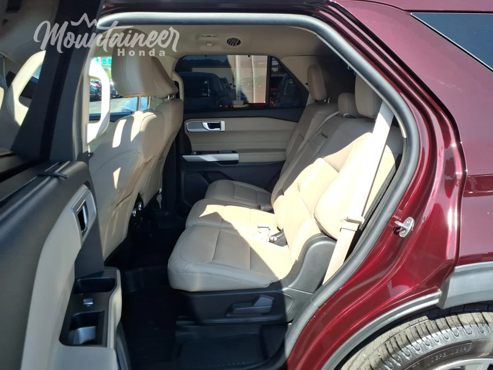 Used 2022 Burgundy Velvet Metallic Tinted Clearcoat Ford Limited image 16