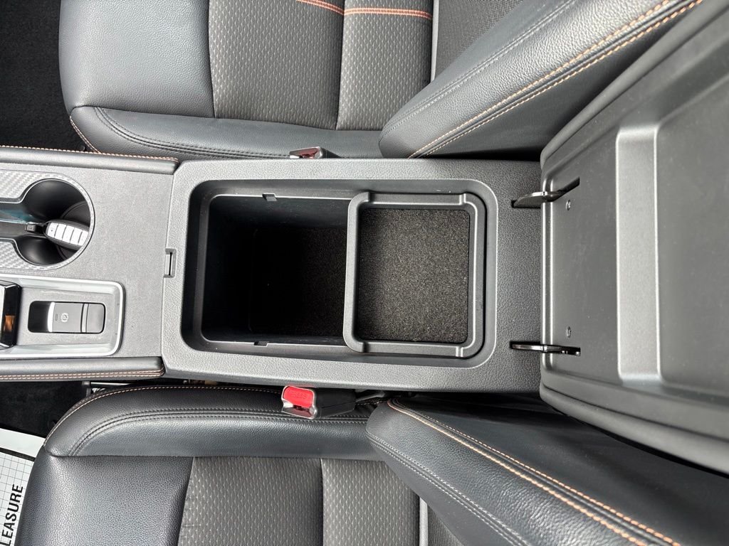 Used 2020 Red Nissan 2.5 SR image 14