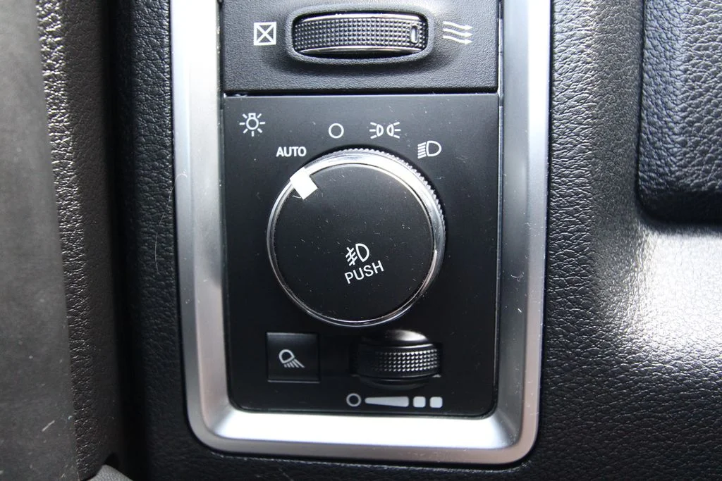 Used 2016 Black Ram Laramie Longhorn image 23