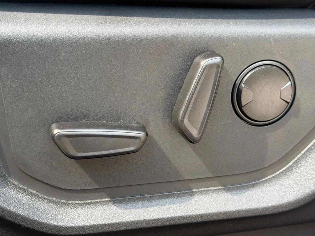 Used 2023 Star White Ford XLT image 22