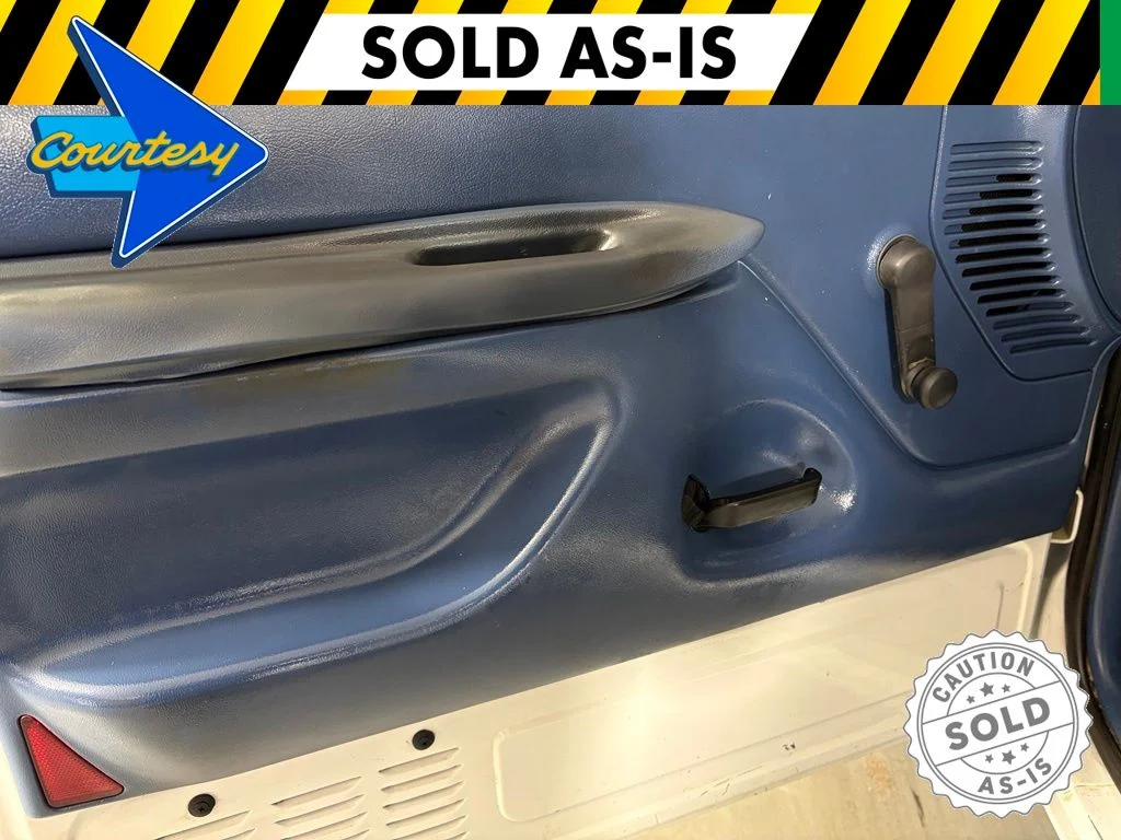 Used 1995  Ford XL image 12
