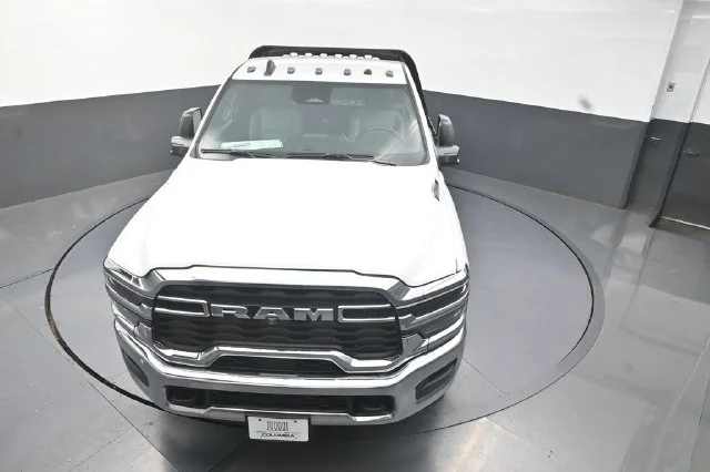 New 2026 Bright White Clear-Coat Exterior Paint RAM Tradesman image 11