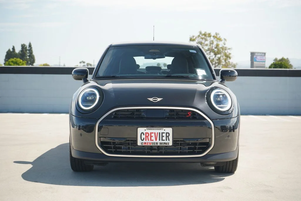 New 2026 Black MINI Signature Plus image 5