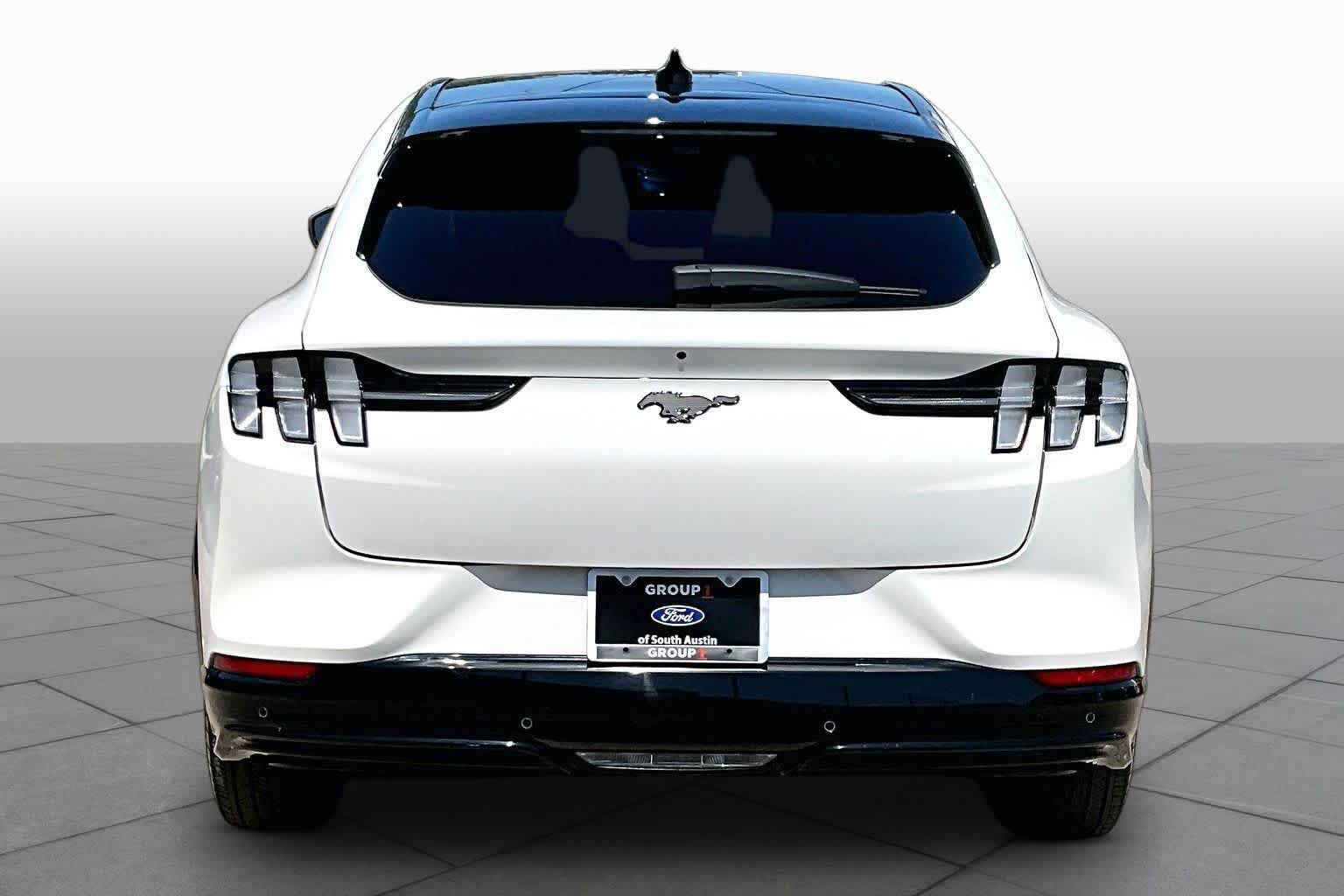 Used 2023 Star White Metallic Tri-Coat Ford Premium image 4