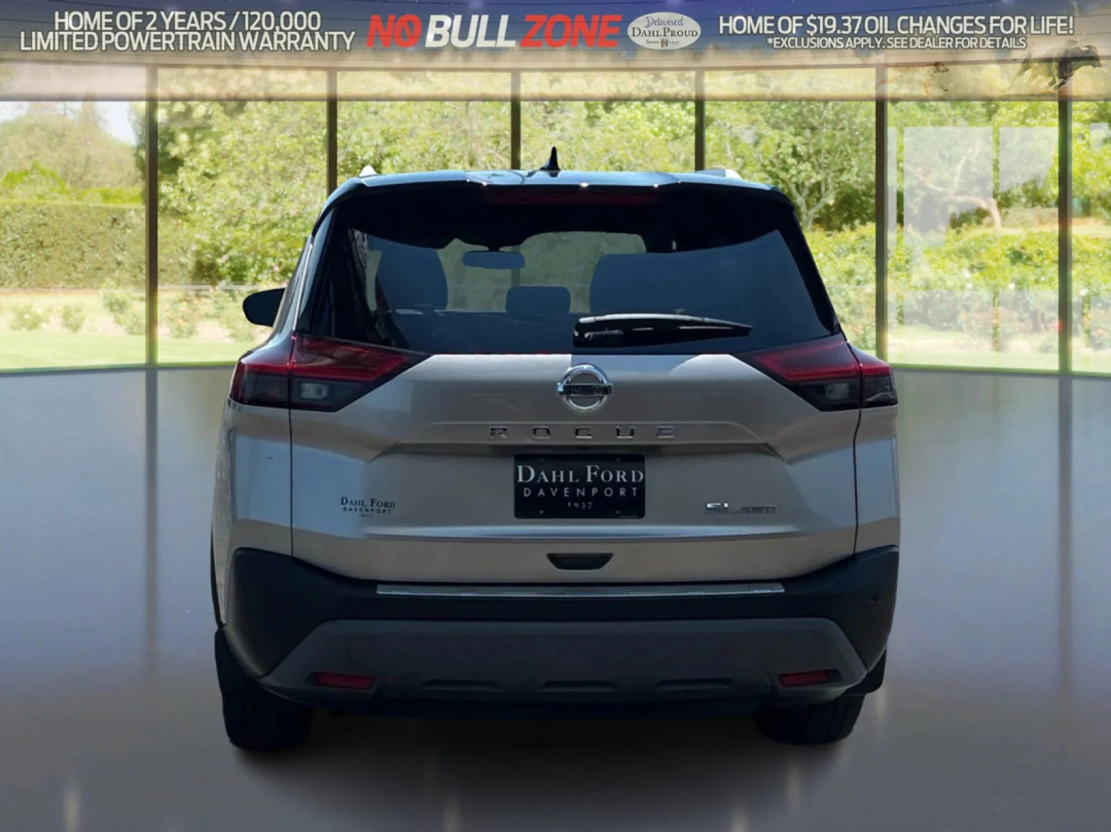 Used 2021 Brilliant Silver / Black Nissan SL image 4