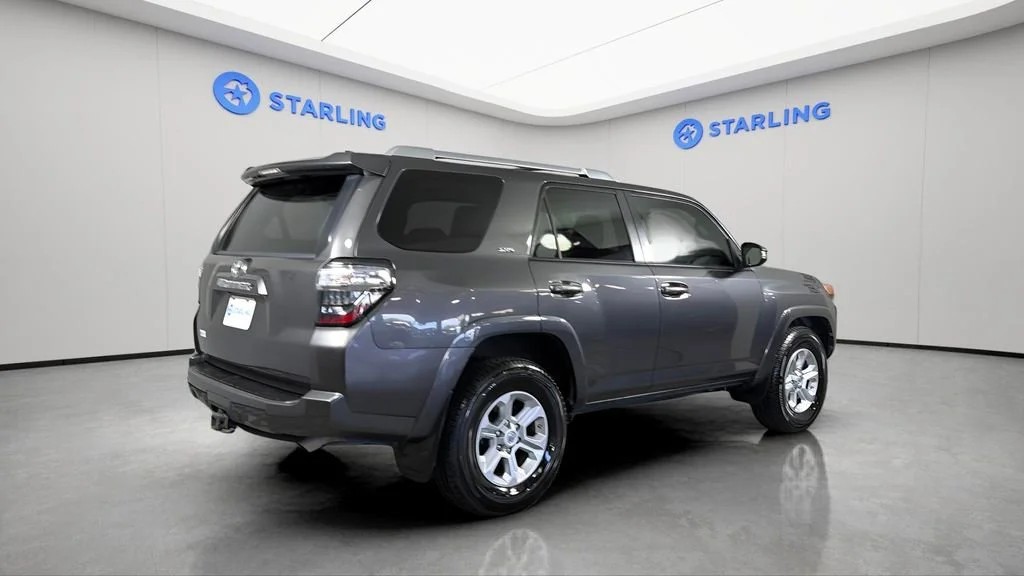 Used 2017 Gray Toyota SR5 image 9