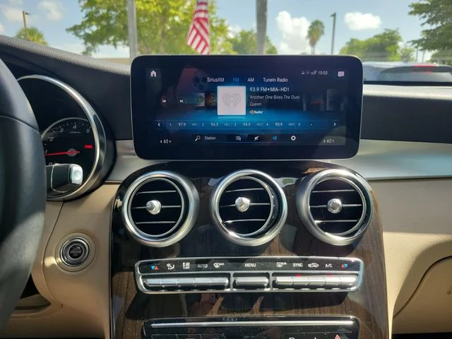 Used 2022 White Mercedes-Benz GLC 300 image 26