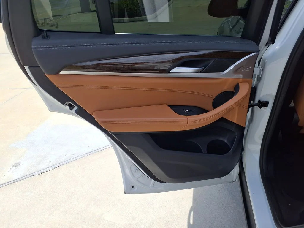 Used 2019 White BMW sDrive30i image 17