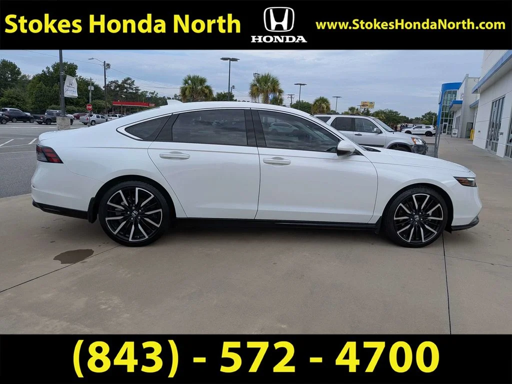 Used 2023 White Honda Touring image 8