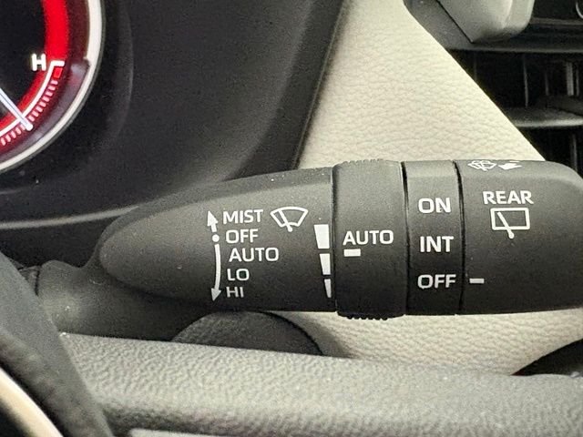 Used 2025 Beige Toyota XLE Premium image 21
