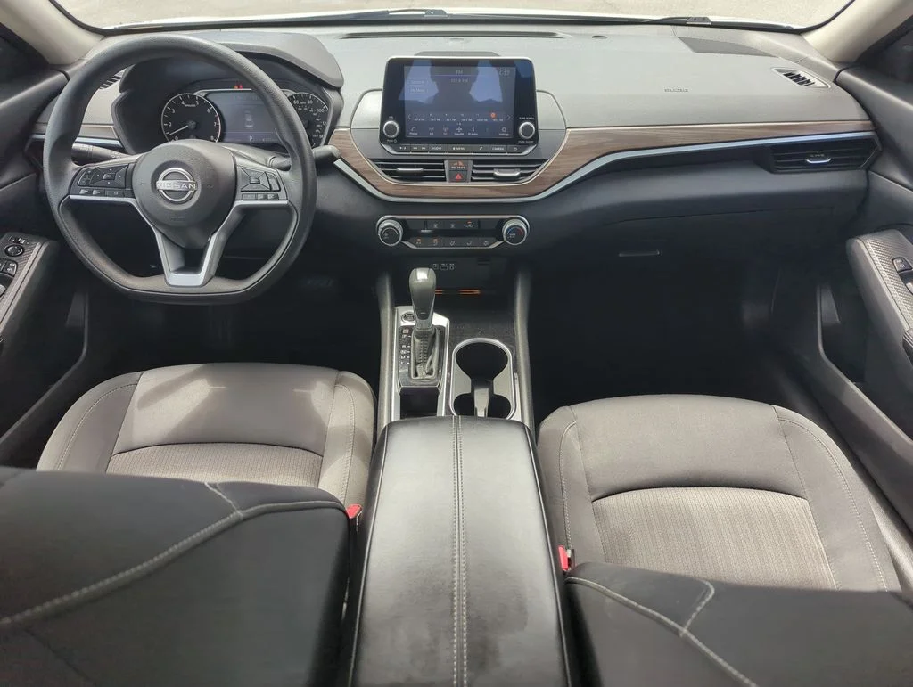 Used 2024 White Nissan 2.5 SV image 14