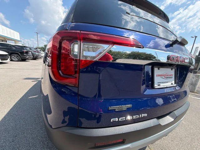 Used 2023 Blue GMC SLE image 18