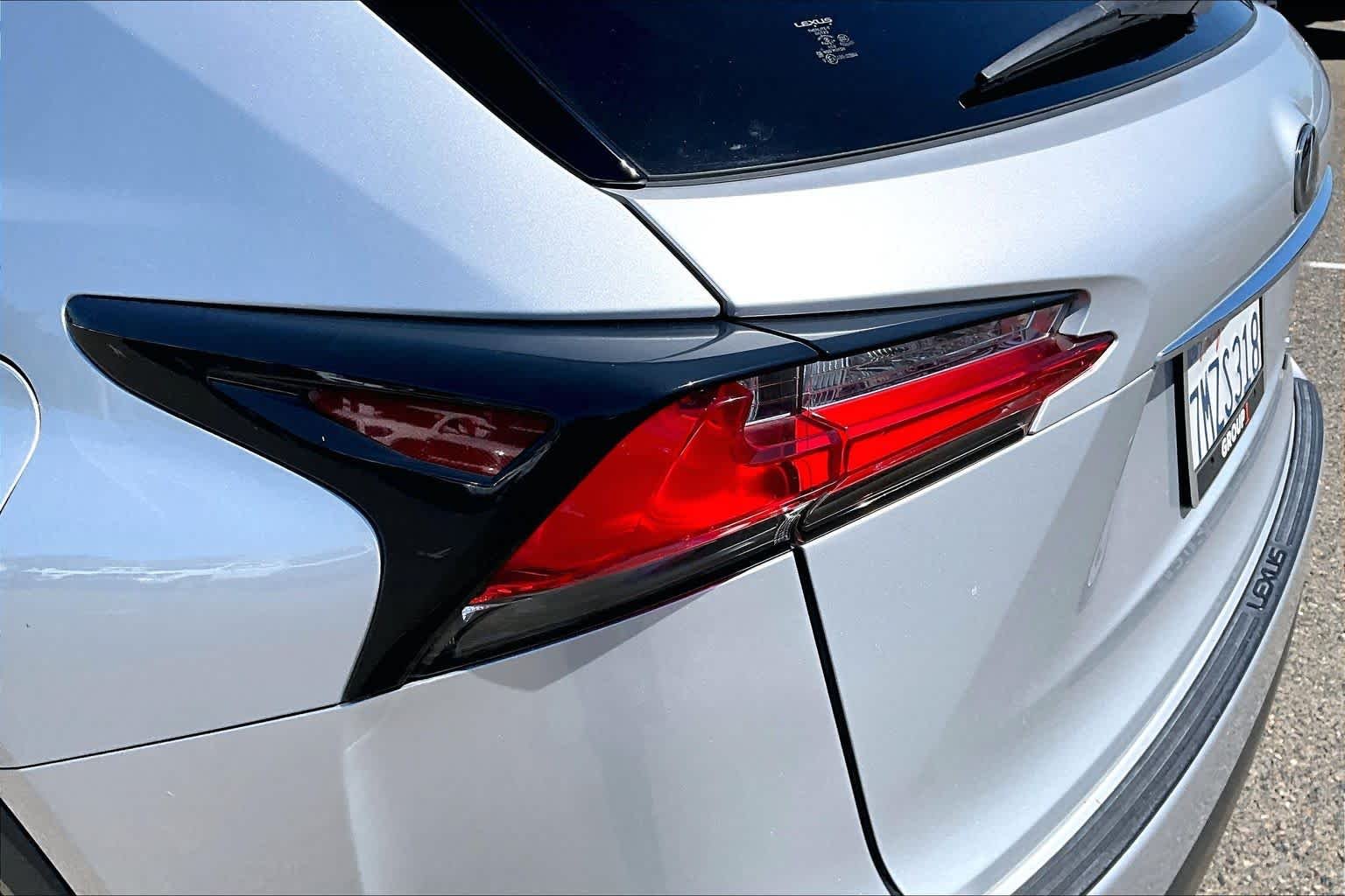 Used 2015 Silver Lining Metallic Lexus  image 28