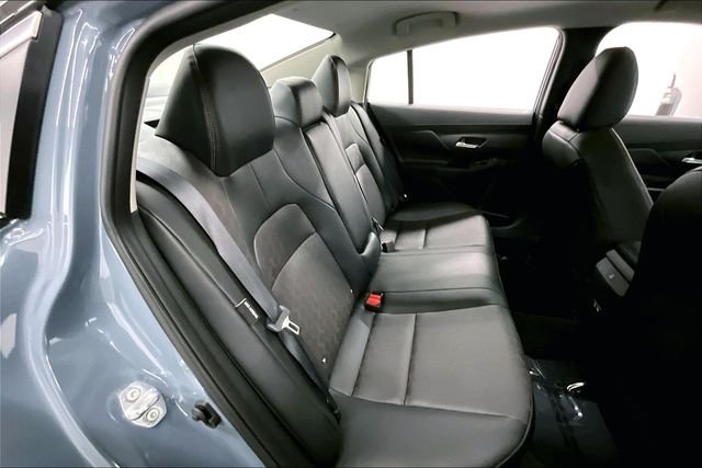 New 2026 Atlantic Gray/Super Black Nissan SR image 33