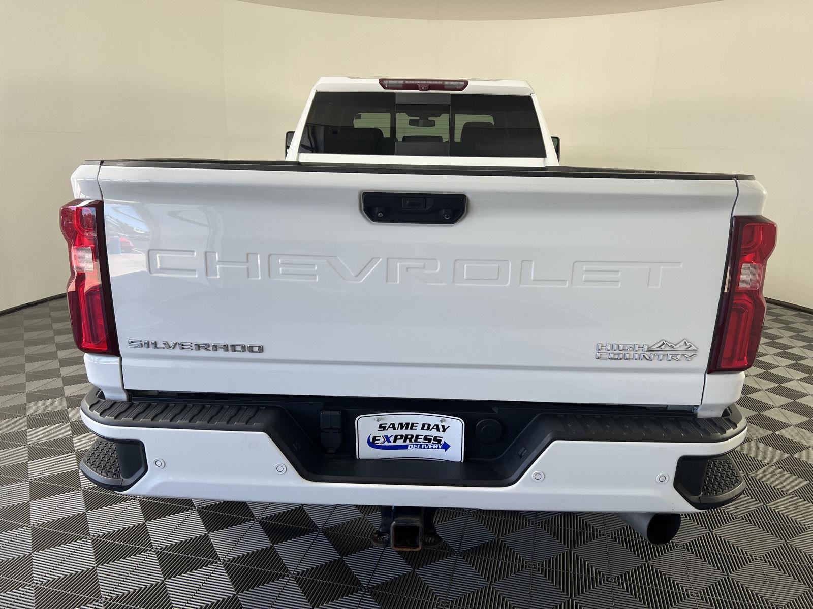 Used 2022 Summit White Chevrolet High Country image 23