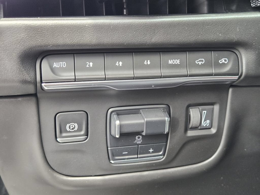 Certified Used 2025 Black Raven Cadillac Sport Platinum image 29