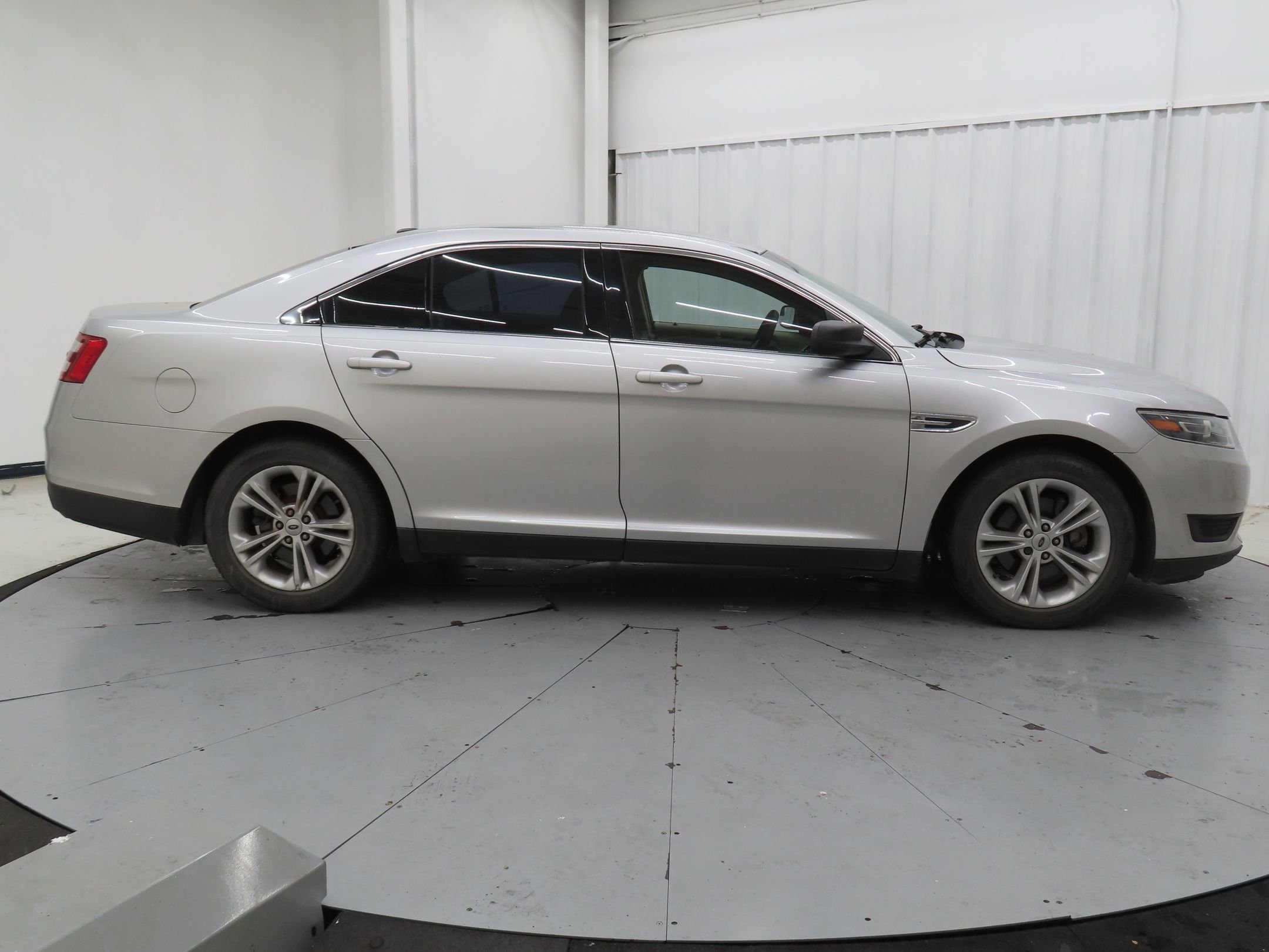 Used 2016 Ford Taurus SE with VIN 1FAHP2D8XGG133317 for sale in McKinney, TX