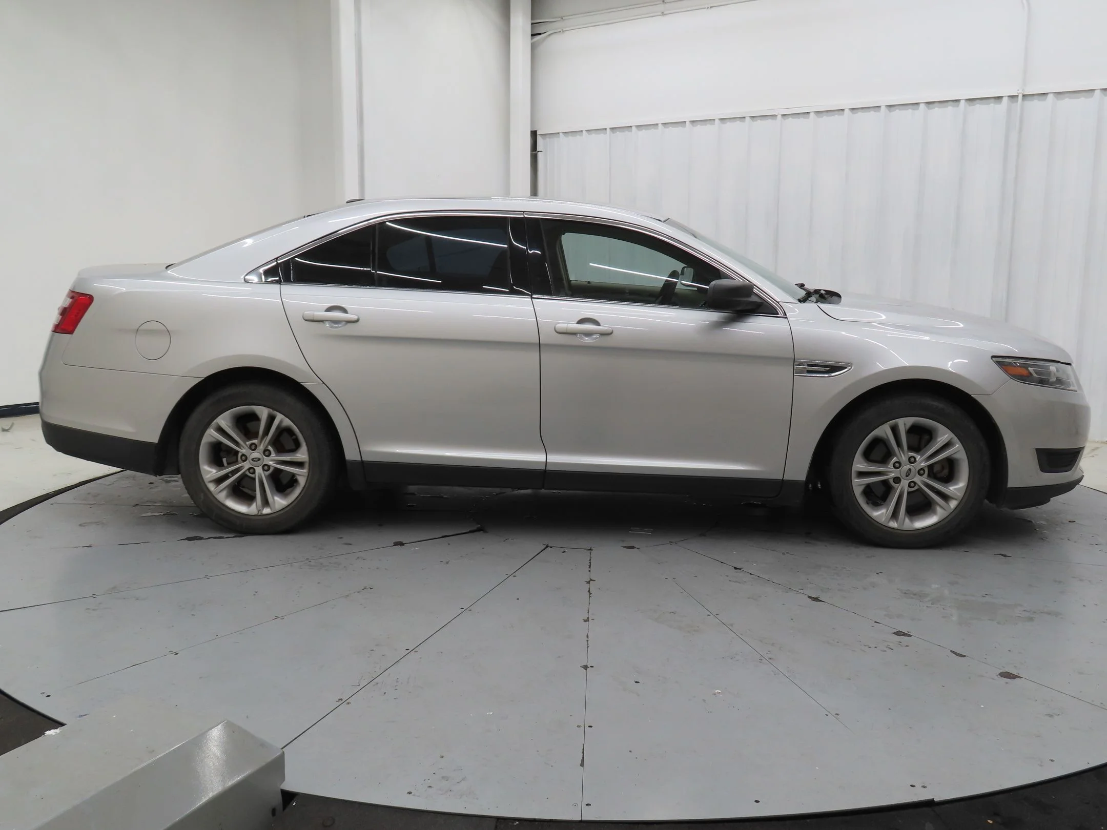 Used 2016 Ford Taurus SE with VIN 1FAHP2D8XGG133317 for sale in McKinney, TX