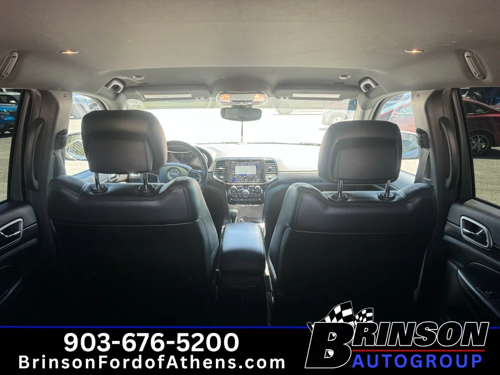 Used 2019 Granite Crystal Clearcoat Metallic Jeep Laredo E image 10