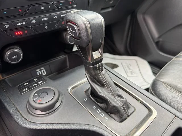 Used 2021 White Ford LARIAT image 31