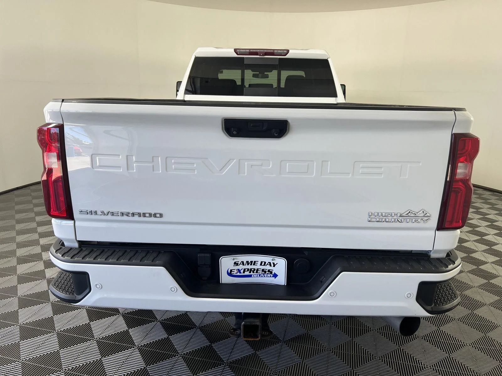 Used 2022 SUMMIT WHITE Chevrolet High Country image 23