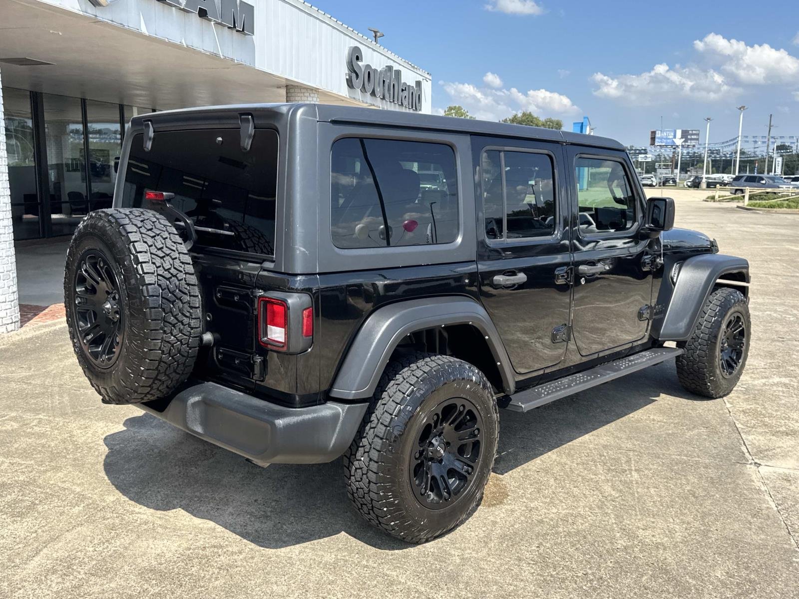 Used 2022 Black Jeep Unlimited Sport image 7