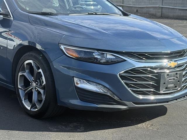 2024 Chevrolet Malibu 1LT photo 2