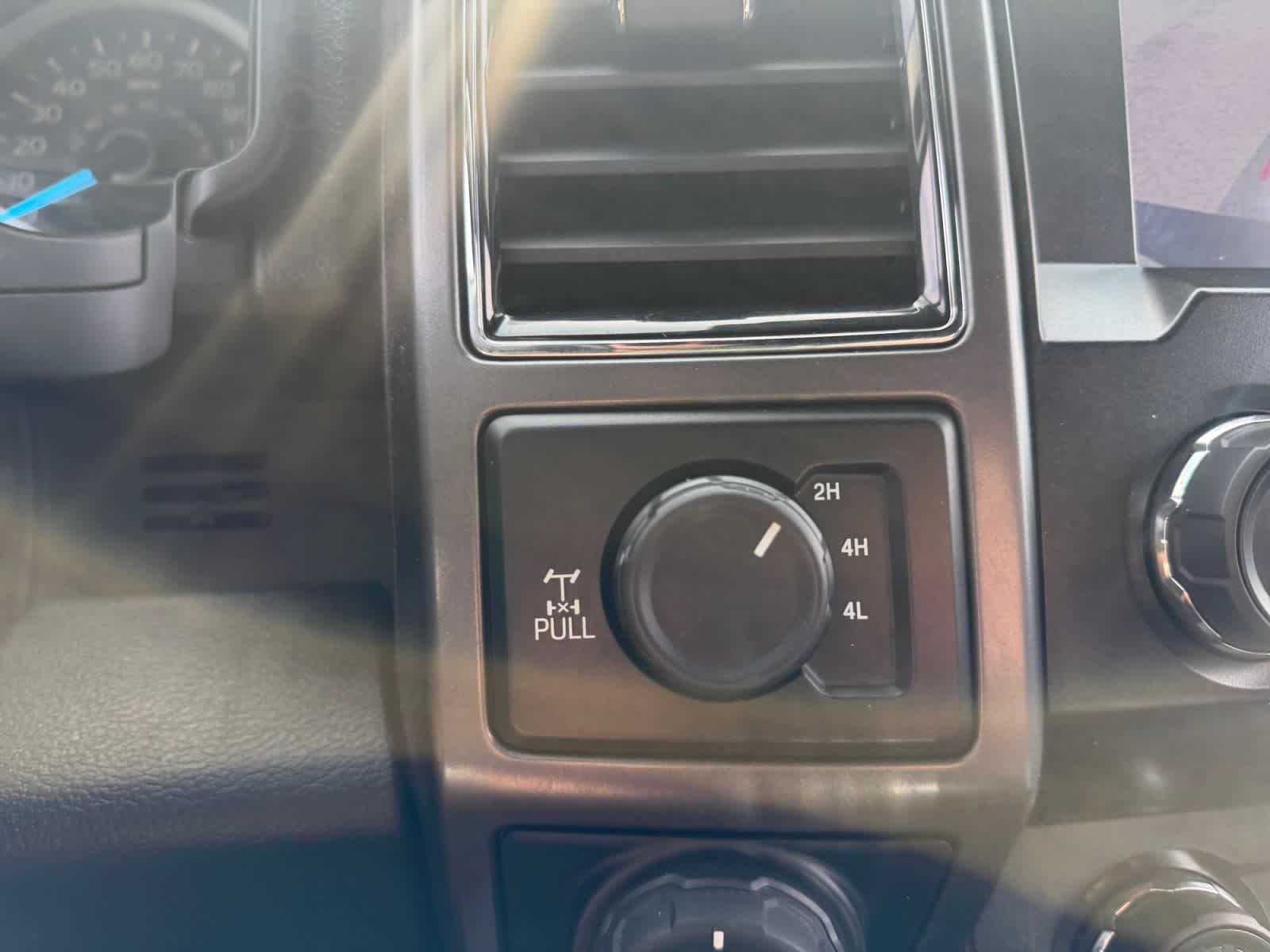 Used 2019 Agate Black Ford XLT image 33