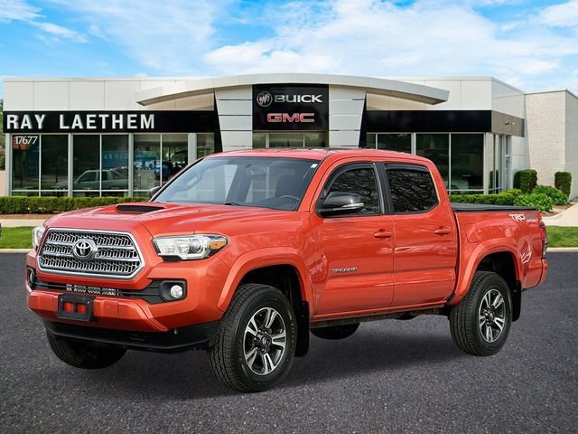 2017 Toyota Tacoma SR5 Double Cab 4x4 V6 Auto Short Bed's photo