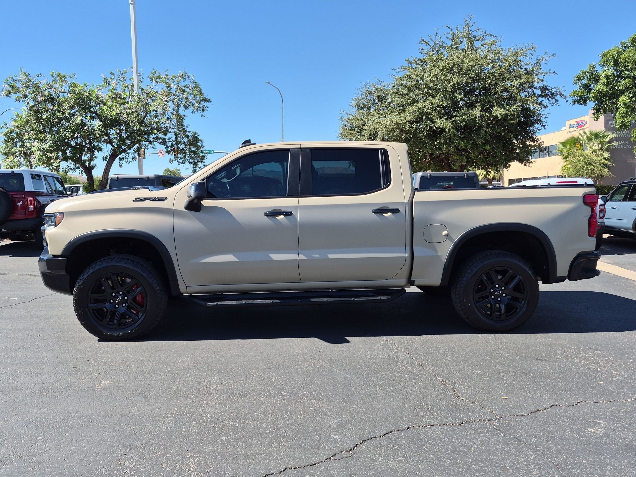 Used 2022 Sand Dune Metallic Chevrolet ZR2 image 6