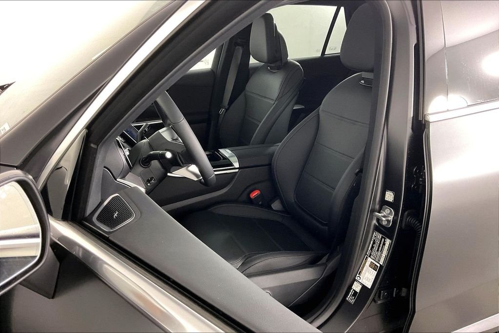 New 2026 MANUFAKTUR exclusive graphite grey magno Mercedes-Benz GLC 300 image 9
