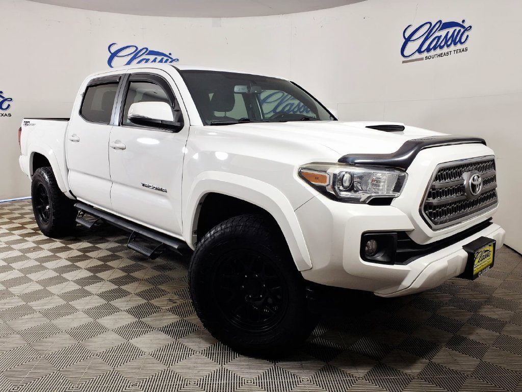 Used 2017 Super White Toyota SR5 image 1