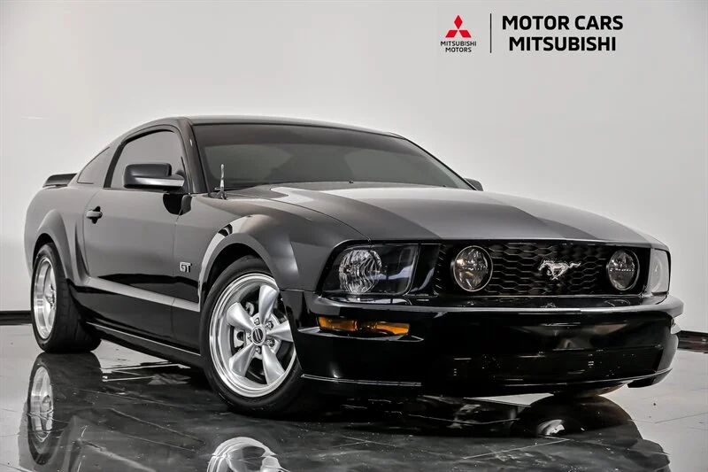 Used 2007 Black Clearcoat Ford GT Premium image 1