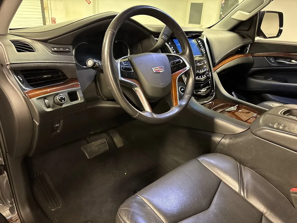 Used 2018 DARK GRANITE METALLIC Cadillac Premium Luxury image 37