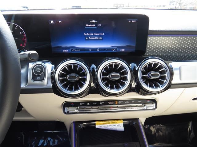 Certified Used 2025 Polar White Mercedes-Benz GLB 250 image 14