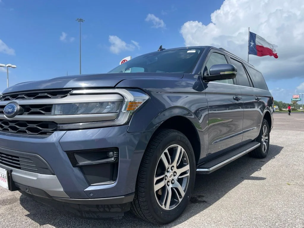Used 2023 Blue Ford XLT image 11