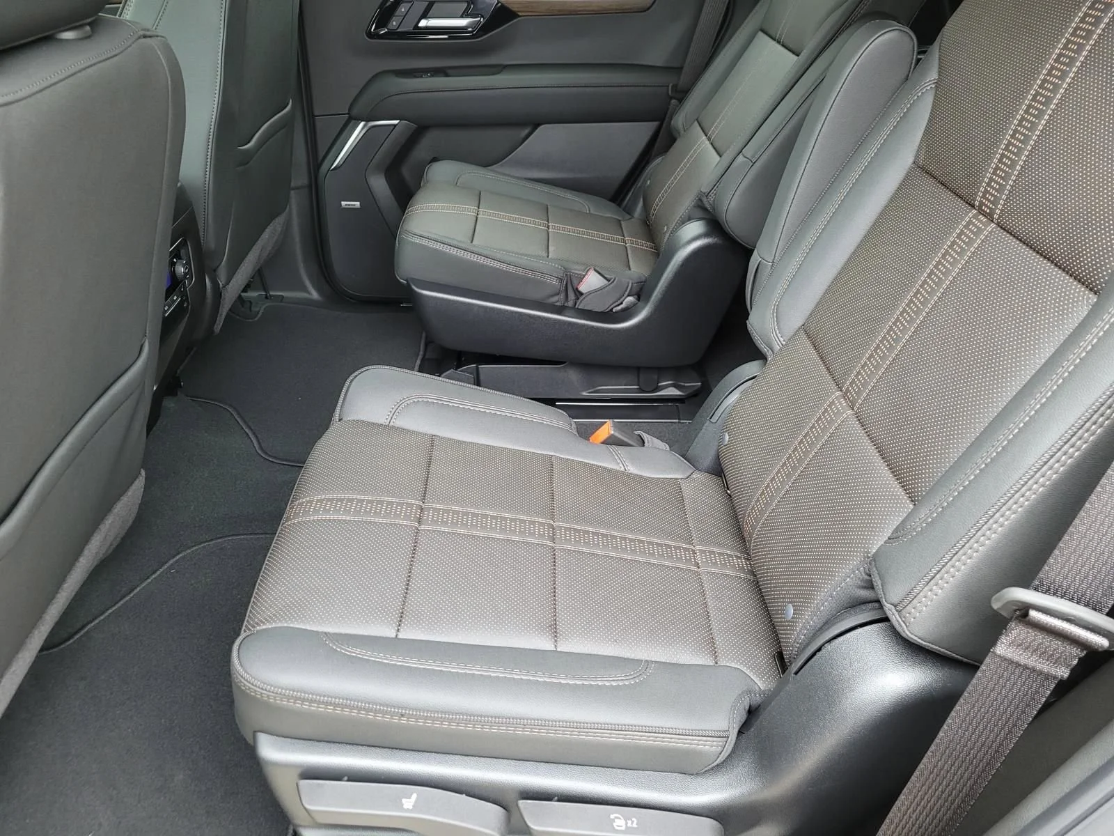 New 2026 Sterling Gray Metallic Chevrolet High Country image 11