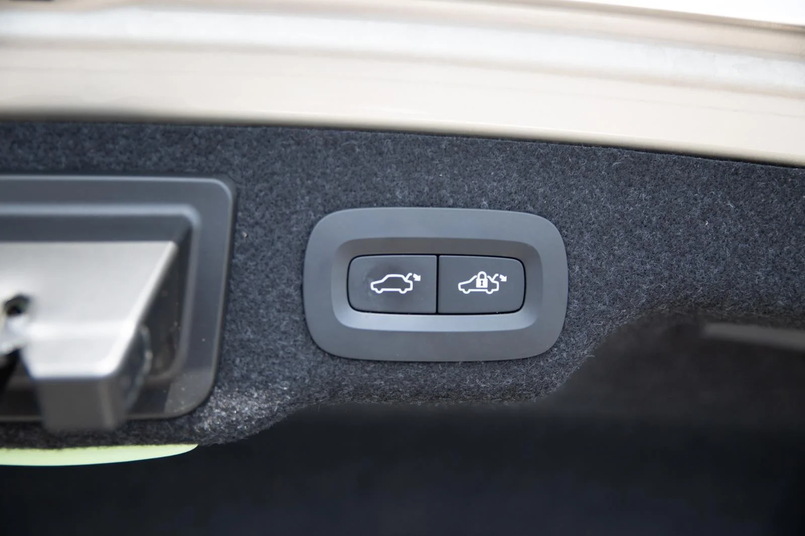 Used 2018  VOLVO  image 24