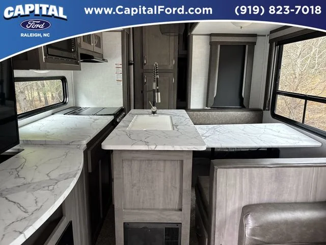 Used 2021  East to West CT 2810 KIK image 25