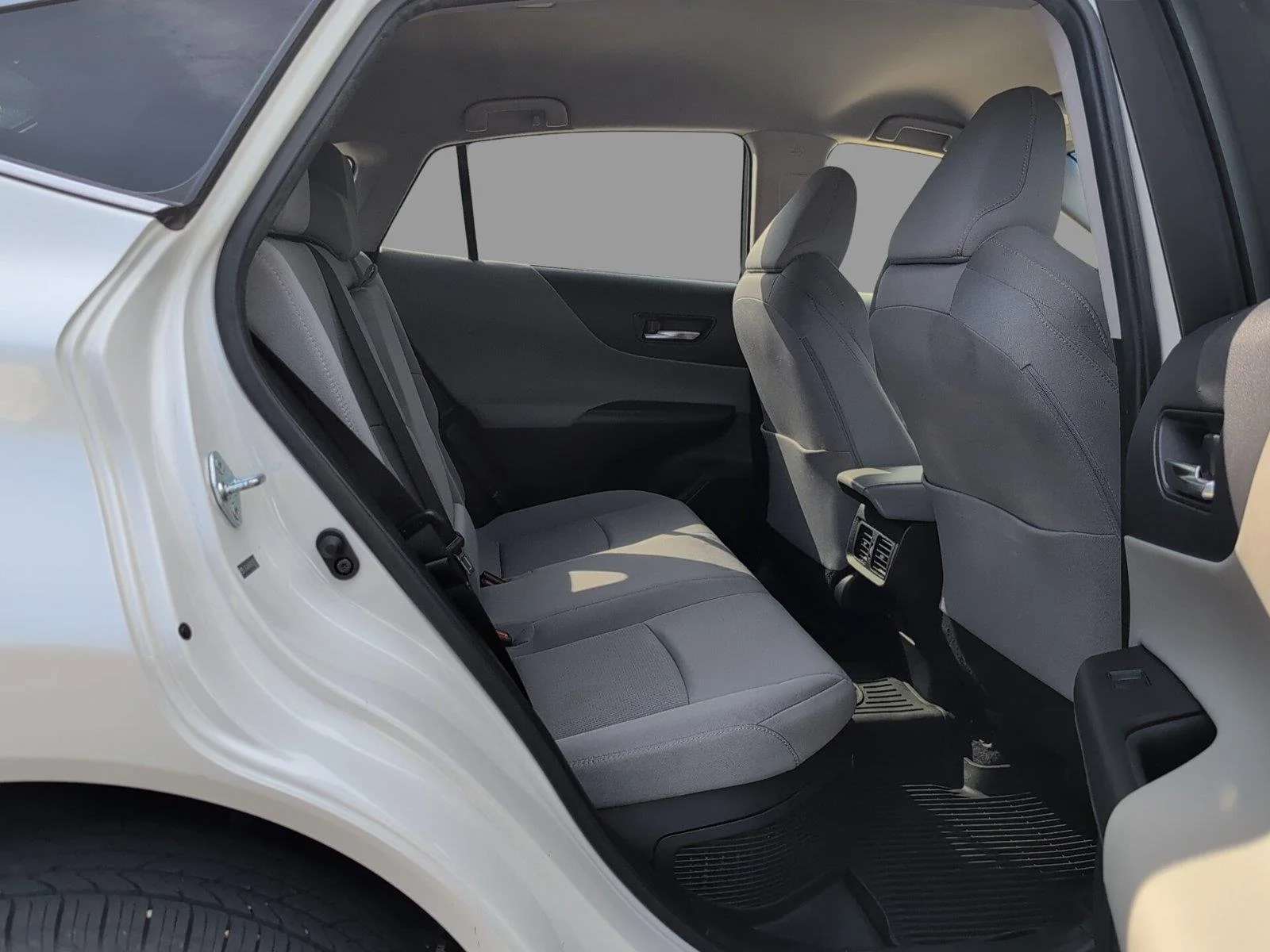 Used 2021 Blizzard Pearl Toyota LE image 19