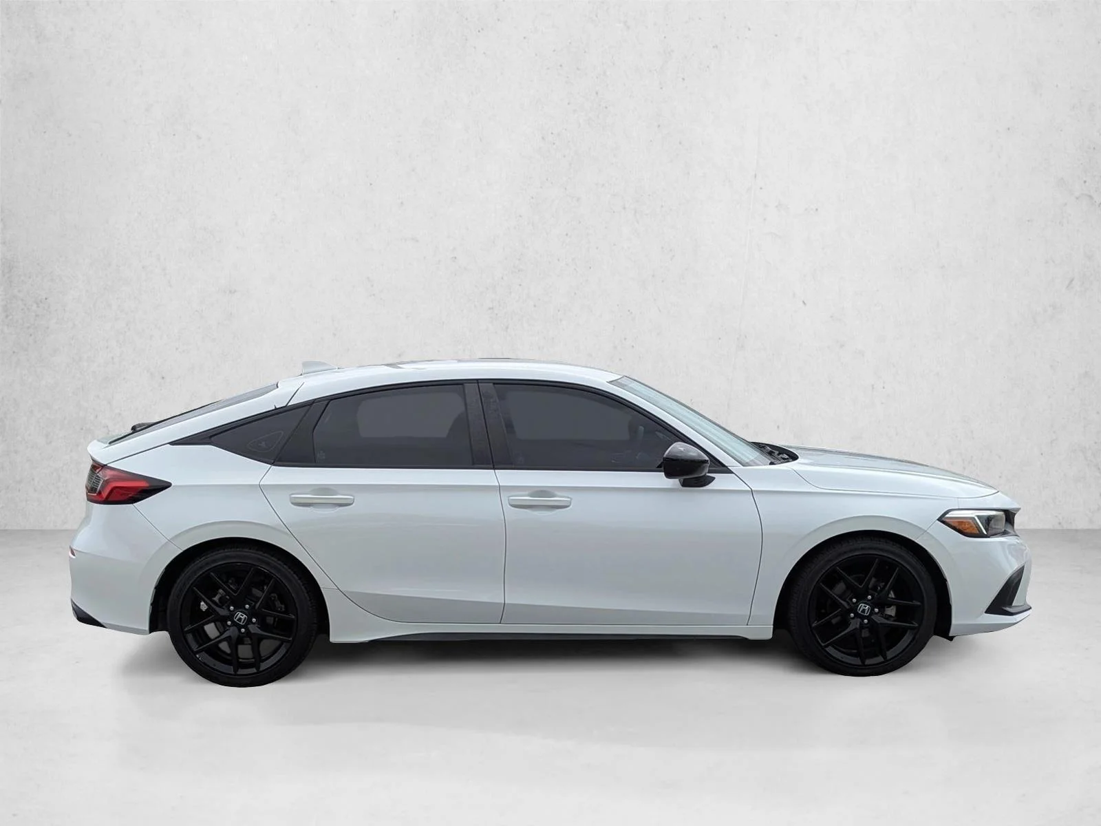 Used 2023 Platinum White Pearl Honda Sport image 4