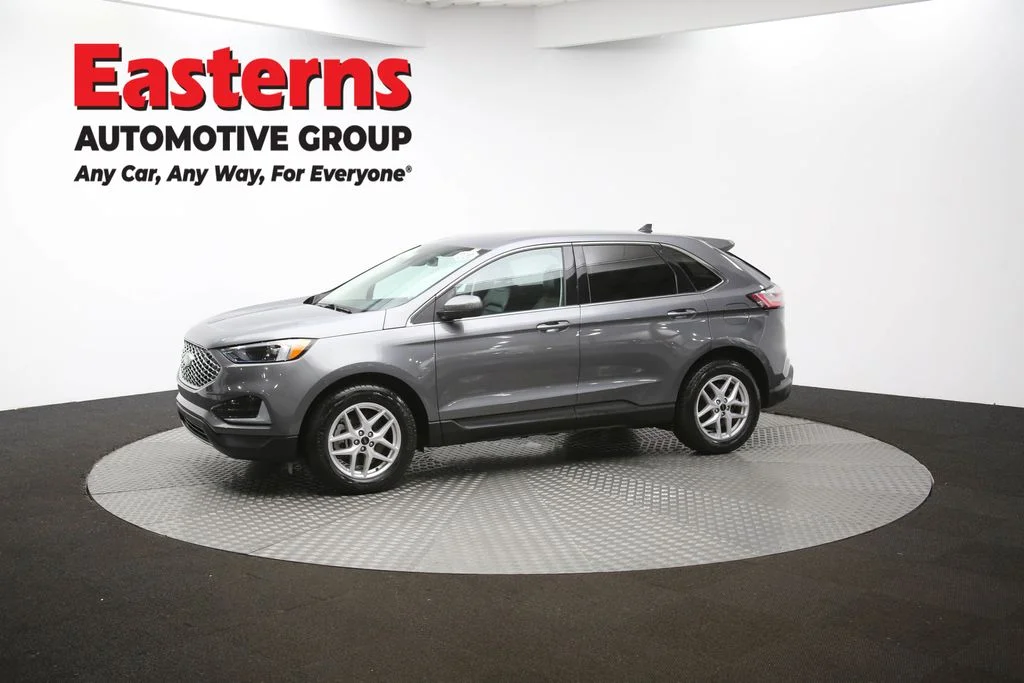 Used 2024 Gray Ford SEL image 55