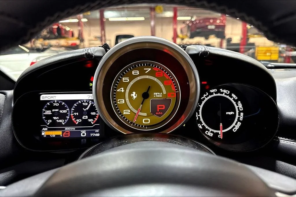 Used 2015 Grigio Silverstone Ferrari T image 13