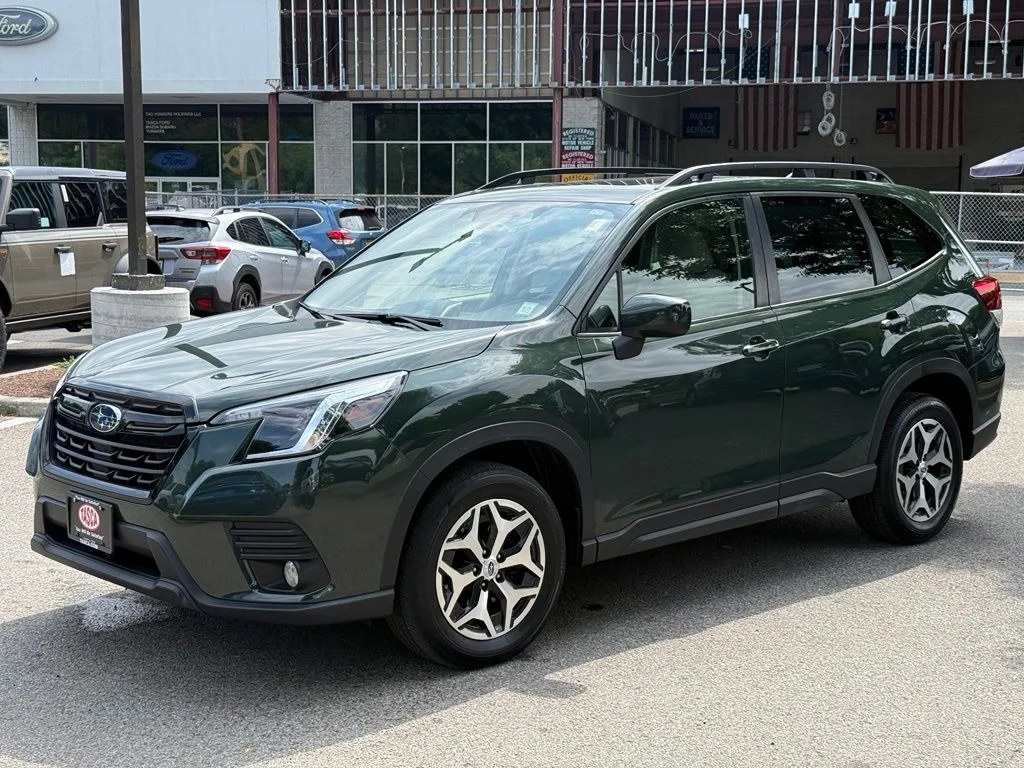 Used 2023 Cascade Green Silica Subaru Premium image 4