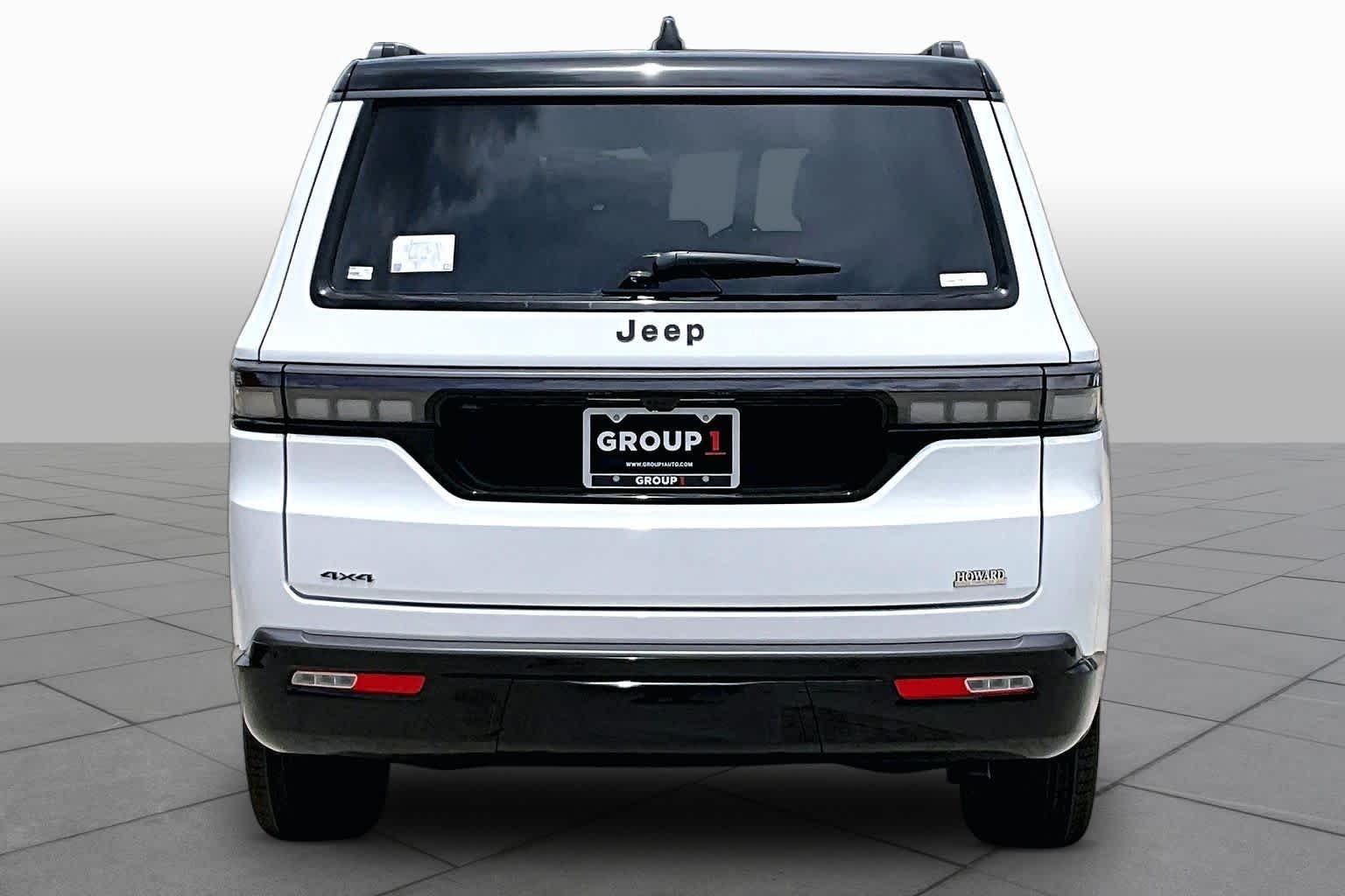 New 2026 Bright White Clear-Coat Exterior Paint Jeep Summit Obsidian image 4