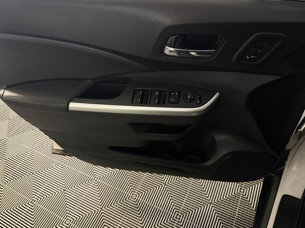 Used 2016 White Honda Touring image 21